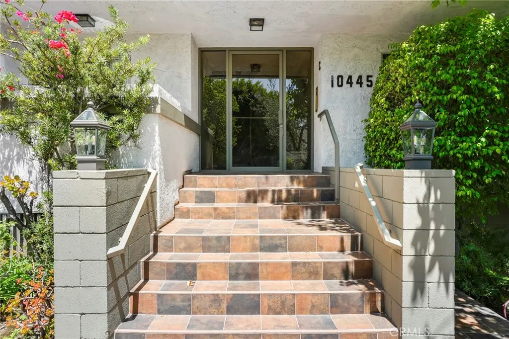 Additional image 39 of 10445 Eastborne Avenue Unit 106, Los Angeles, CA 90024