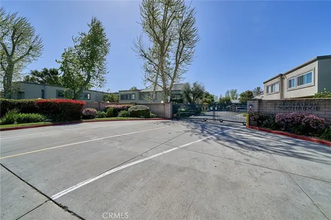 18520 Mayall Street Unit D, Northridge, CA MLS: SR25075289