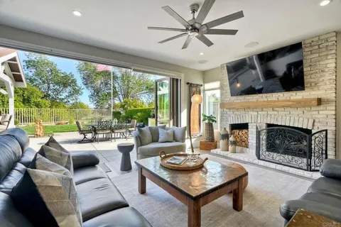 1109 Countrywood Ln, Vista, CA MLS: NDP2504728