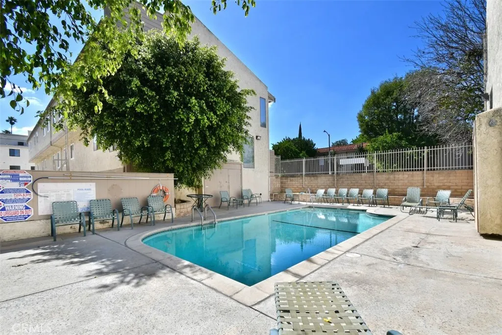 7240 Shirley Ave Unit 101, Reseda, CA 91335