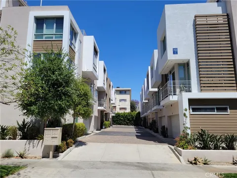 1400 N Fuller Avenue Unit 2, Los Angeles, CA MLS: SB25083236