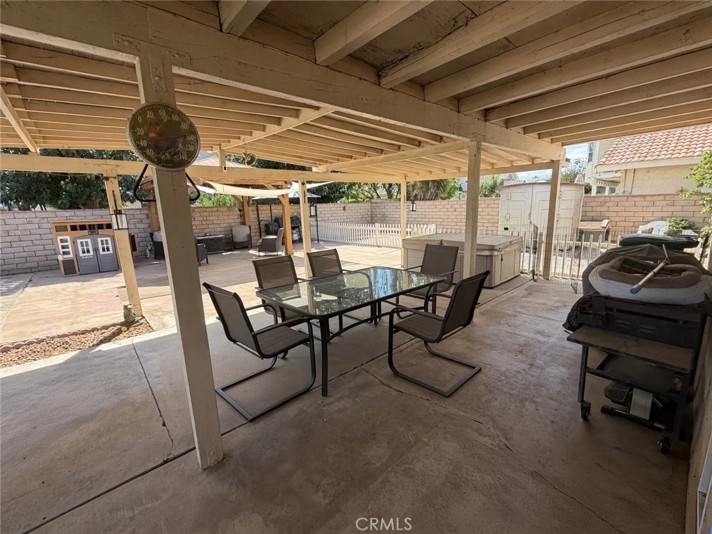 14064 Driftwood Dr, Victorville, CA 92395