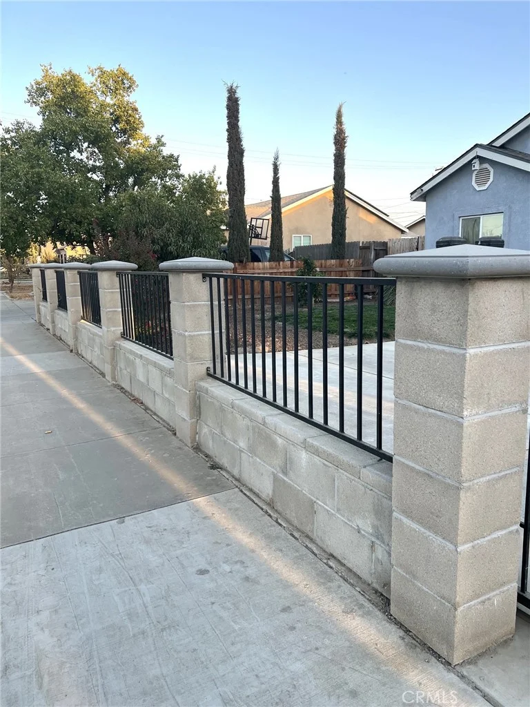 721 W Sonora Avenue, Tulare, CA 93274