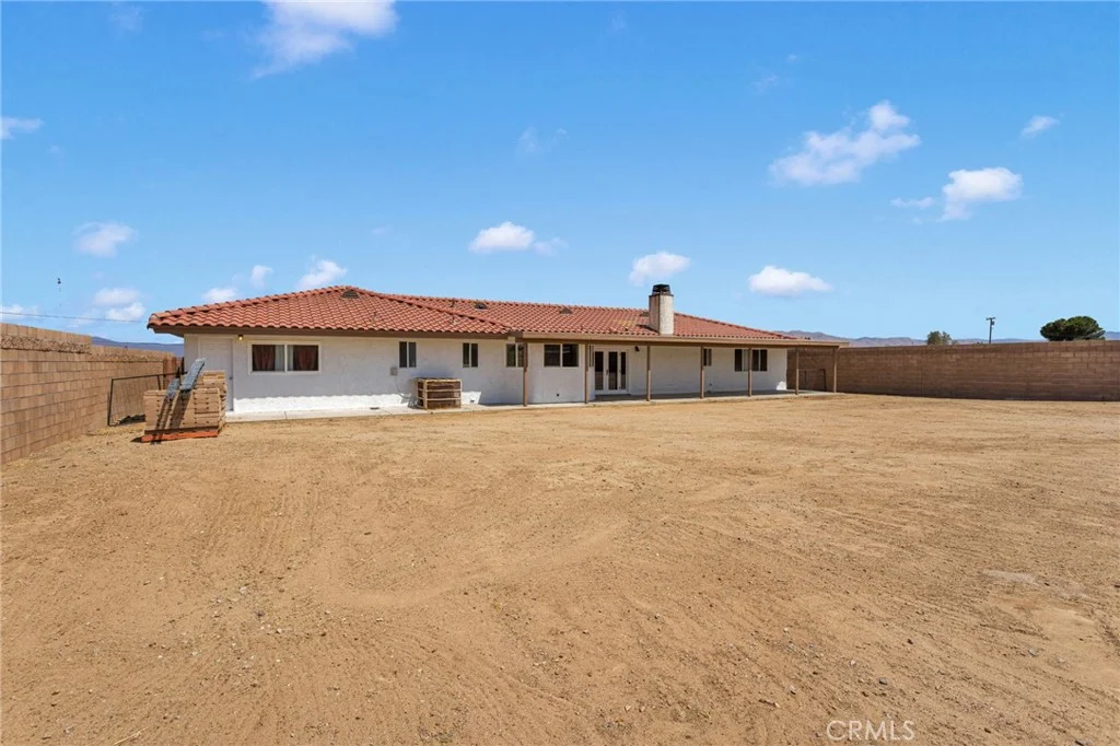 18266 Manzanita St, Hesperia, CA 92345