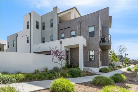 155 Novel, Irvine, CA MLS: PW25056411