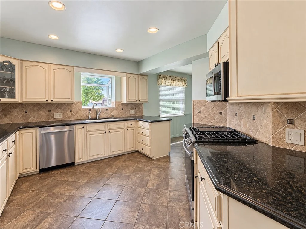 719 E Bennett Avenue, Glendora, CA 91741 photo 4