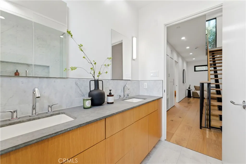 Additional image 12 of 11702 Charnock Road, Los Angeles, CA 90066