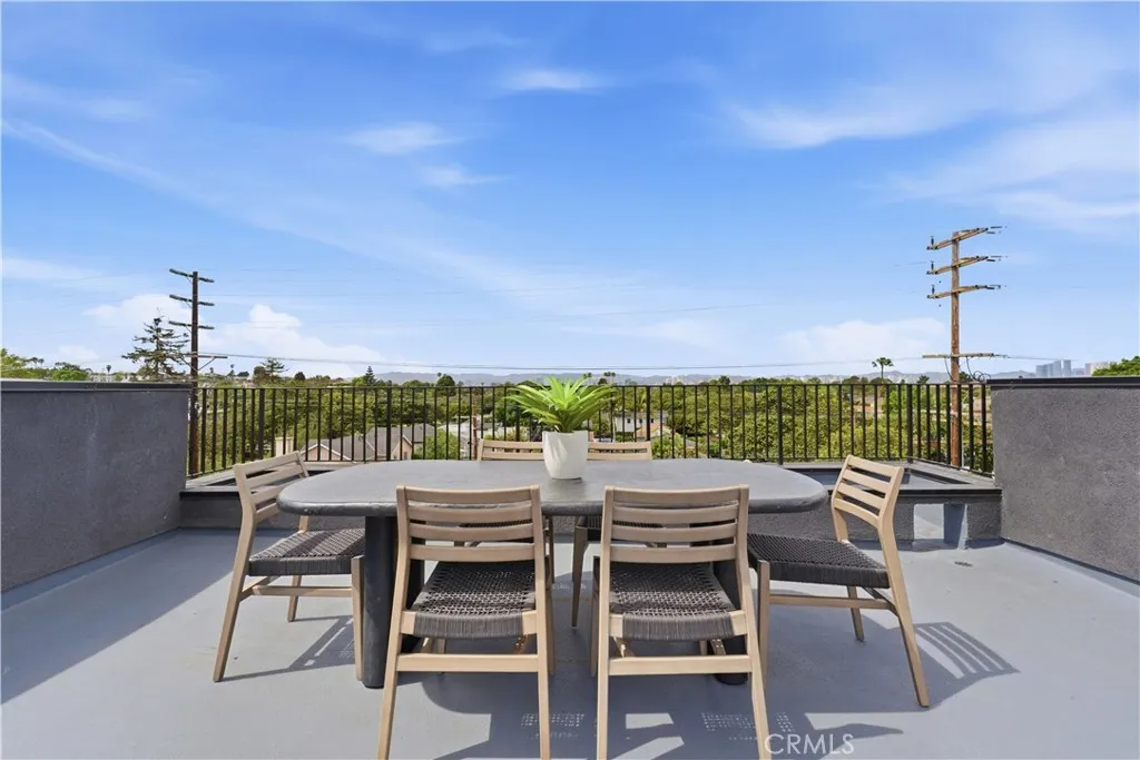 Additional image 27 of 11702 Charnock Road, Los Angeles, CA 90066