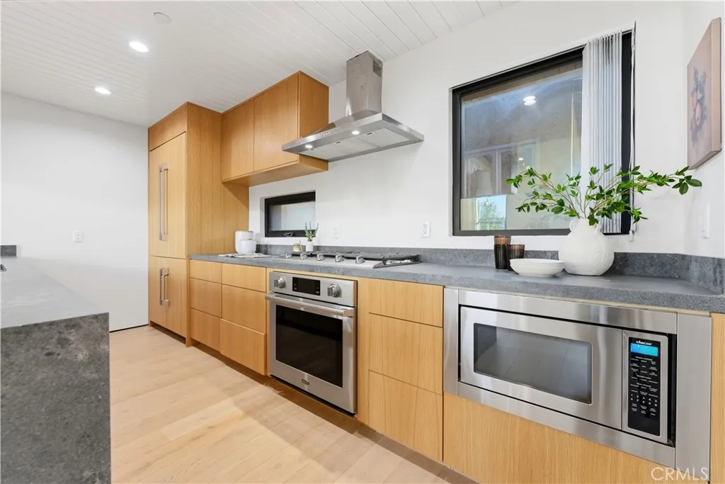 Additional image 8 of 11702 Charnock Road, Los Angeles, CA 90066