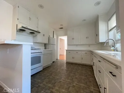 471 Woodward Boulevard, Pasadena, CA MLS: AR25056004