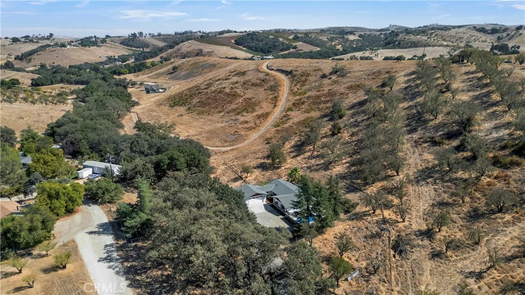 3925 Hillcrest Dr, Templeton, CA 93465