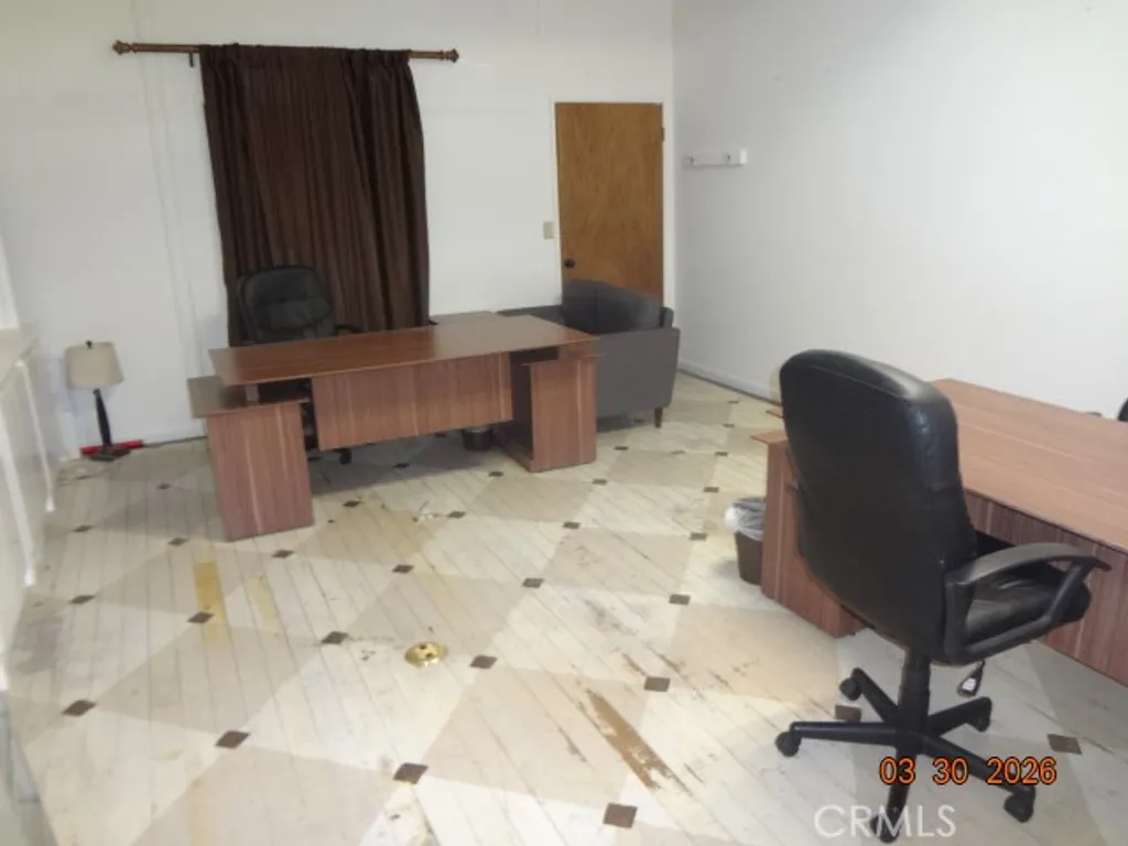 102 S Main St, Lakeport, CA 95453