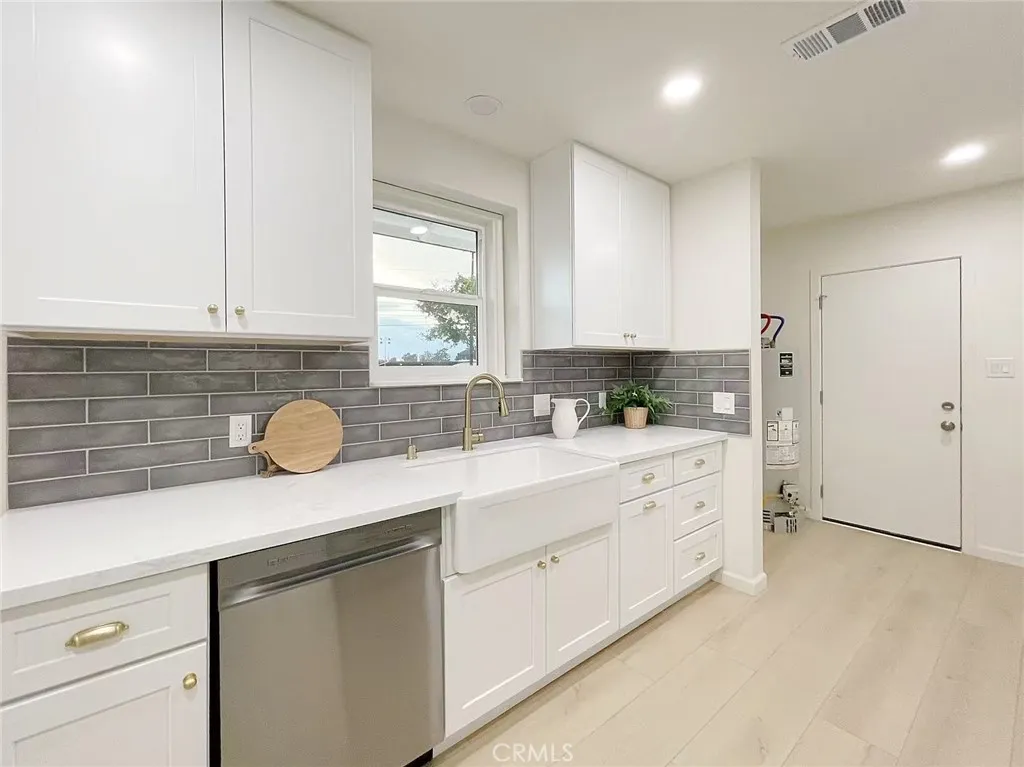 Additional image 38 of 877 W Edna Pl, Covina, CA 91722