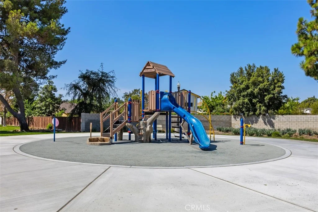 1851 Roanoke Ave, Tustin, CA 92780