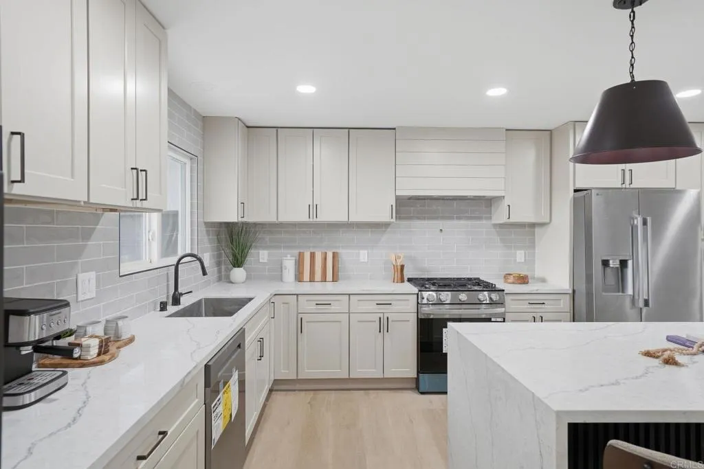 Additional image 11 of 3296 Via Bartolo, San Diego, CA 92111