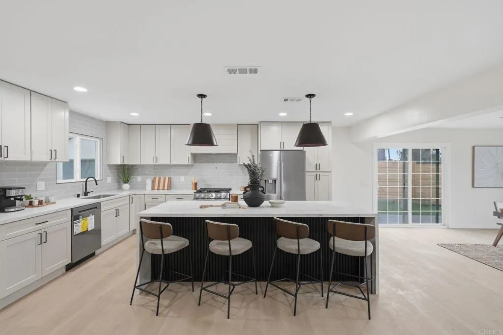 Additional image 13 of 3296 Via Bartolo, San Diego, CA 92111