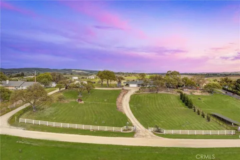 5757 Loma Verde Drive, Paso Robles, CA MLS: PI25022286