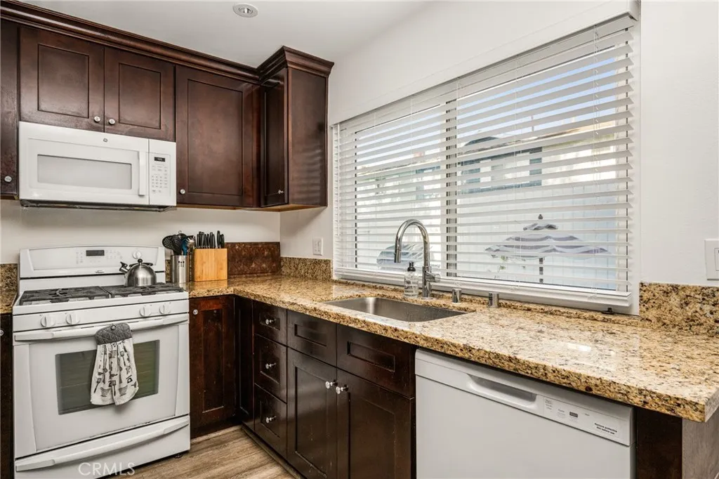 Additional image 39 of 19752 Bromley Lane Unit 9, Huntington Beach, CA 92646