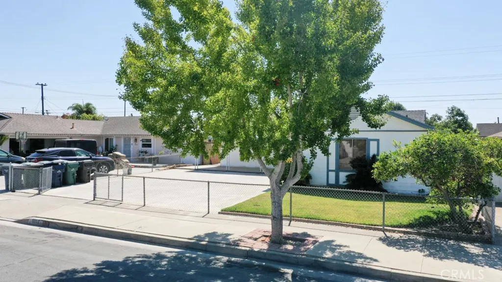 Additional image 3 of 5932 Chinook Dr, Huntington Beach, CA 92647