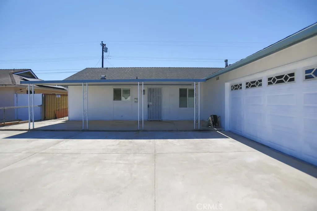 5932 Chinook Dr, Huntington Beach, CA 92647