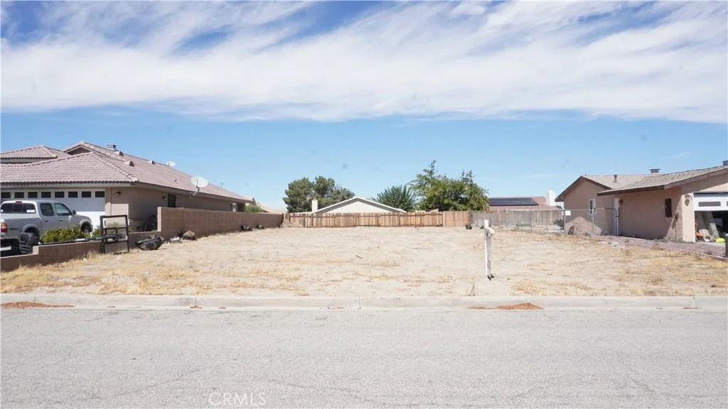 14764 Aberdeen Ln, Helendale, CA 92342