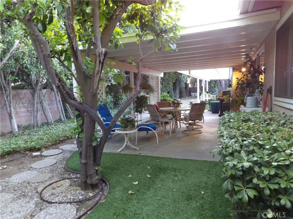 19260 Calahan Street, Northridge, CA 91324