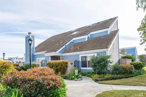 3871 Aruba Cir, Huntington Beach, CA MLS: PW25056943
