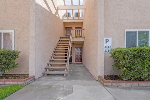 700 W La Veta Avenue Unit P15, Orange, CA 92868 - MLS#: PW25058684
