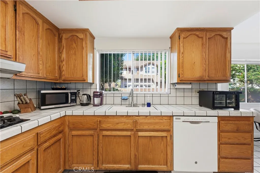 Additional image 11 of 16711 Parthenia Street Unit 2, North Hills, CA 91343