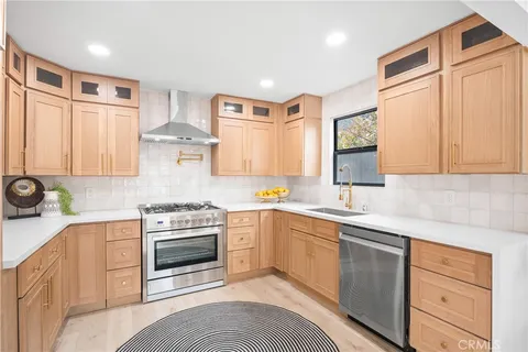 2220 Halladay Street, Santa Ana, CA MLS: OC25067888