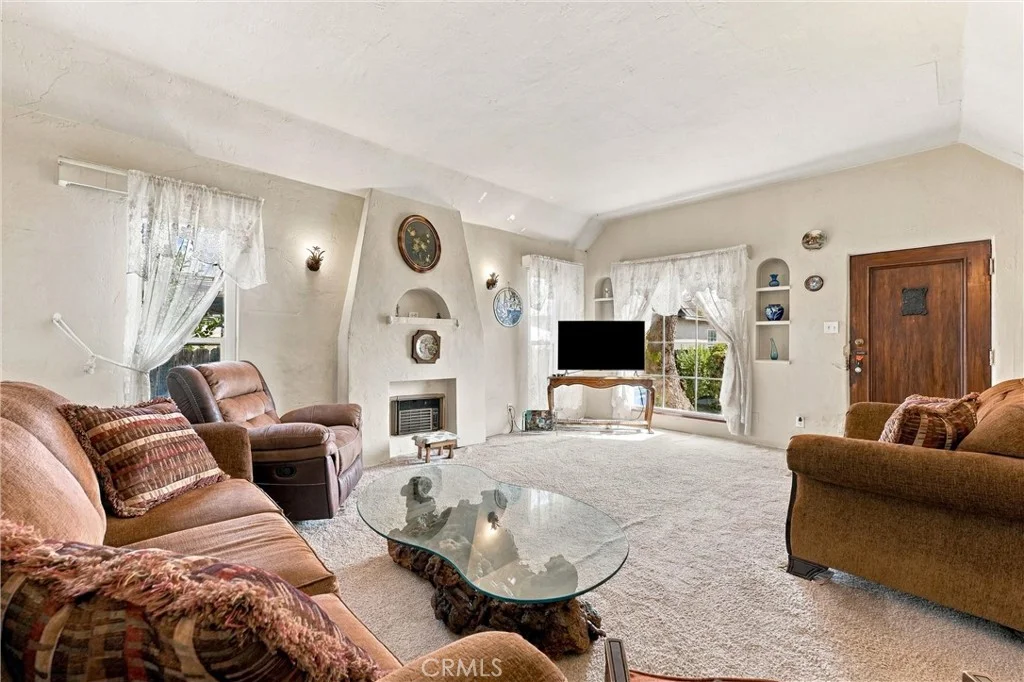135 E Marshall St, San Gabriel, CA 91776 photo 3