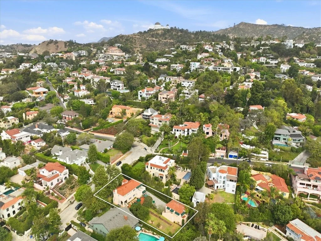 2240 N Berendo St, Los Angeles, CA 90027