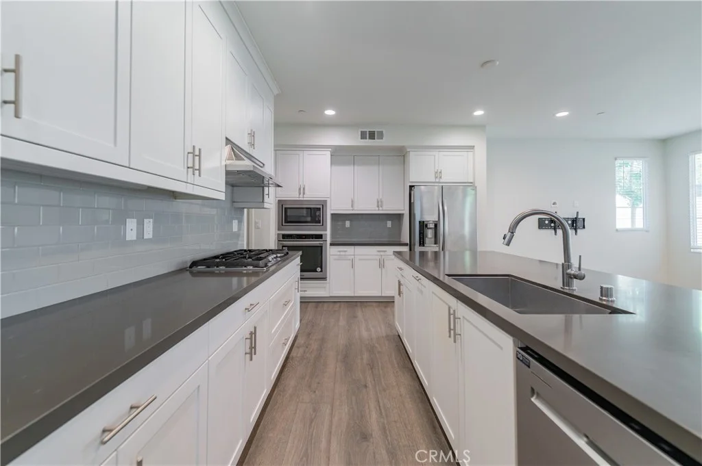 144 Allusion, Irvine, CA 92618 photo 5