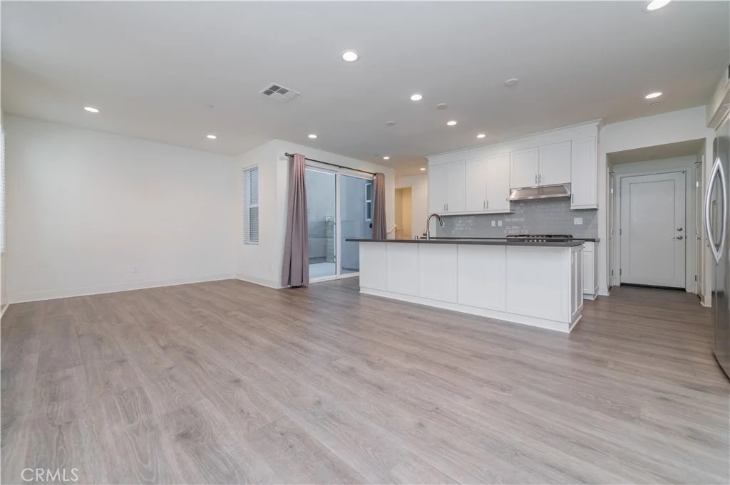 144 Allusion, Irvine, CA 92618 photo 3