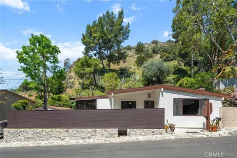 925 country club drive, Burbank, CA MLS: SR25093955