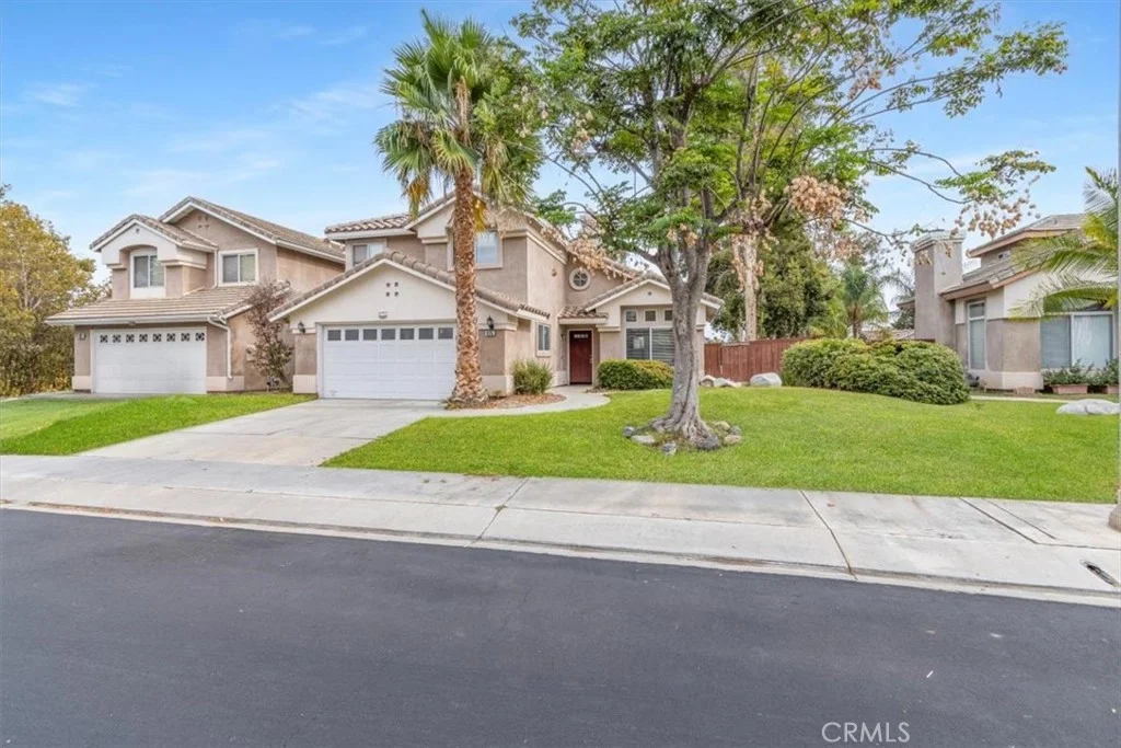 975 Solano St, Corona, CA 92882