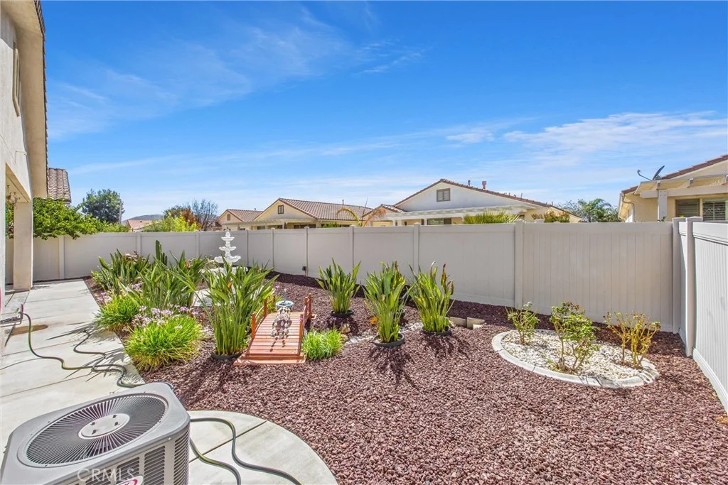 1527 Via Rojas, Hemet, CA 92545