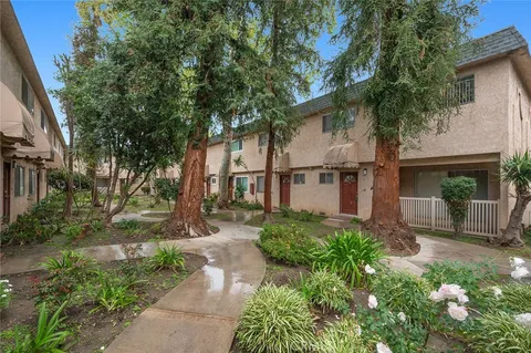 17061 Roscoe Boulevard Unit 6, Northridge, CA 91325 - MLS#: OC25061156