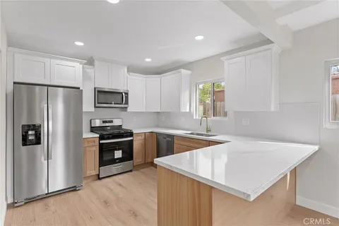 721 E 59th Street, Long Beach, CA 90805 - MLS#: CV25060226