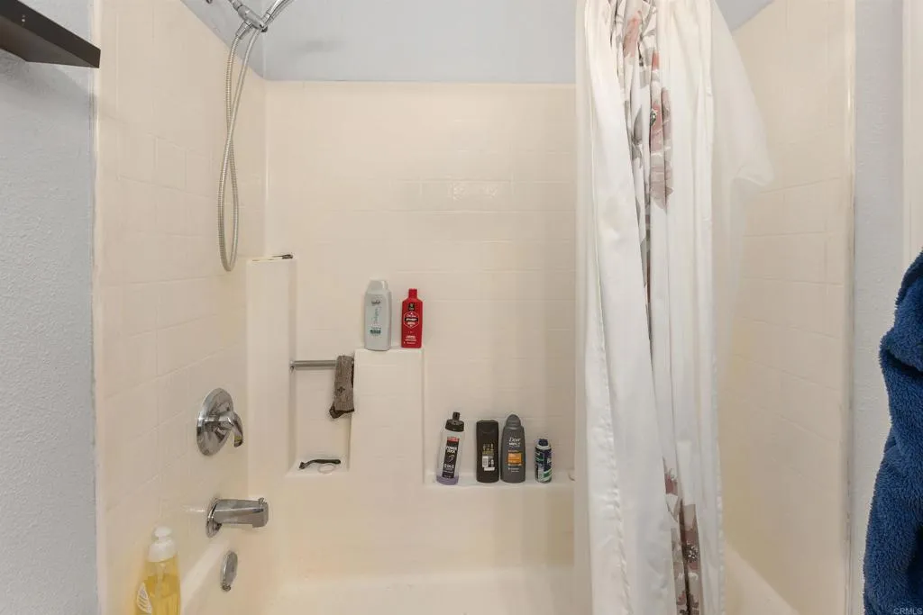 Additional image 44 of 2050 camino de la reina Unit 203, San Diego, CA 92108