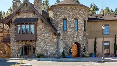 40671 Village Unit 10B, Big Bear, CA MLS: IG24228501
