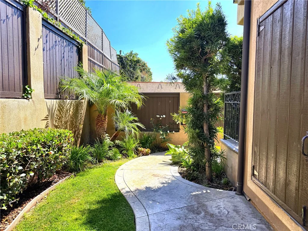 706 S Pacific Coast Hwy, Redondo Beach, CA 90277