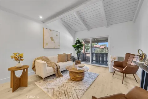1010 W Macarthur Boulevard Unit 8, Santa Ana, CA 92707 - MLS#: OC25066094