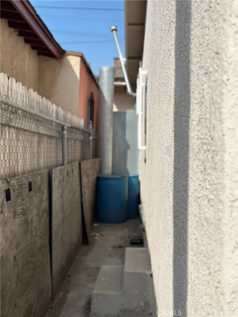 Additional image 16 of 1664 E 66th St, Los Angeles, CA 90001