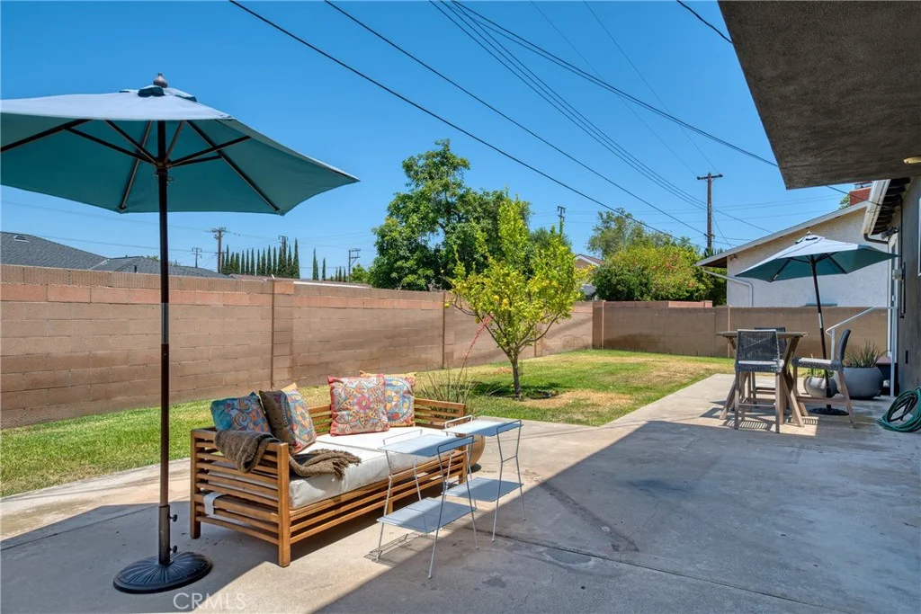 805 E Barkley Avenue, Orange, CA 92867