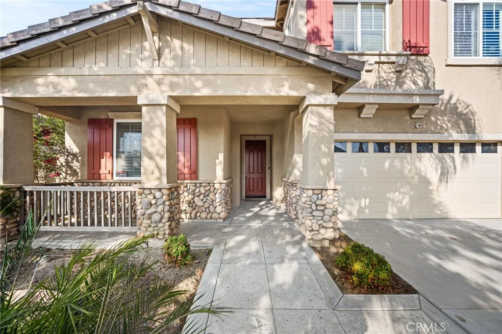 11002 Persimmon Ln, Fontana, CA 92337