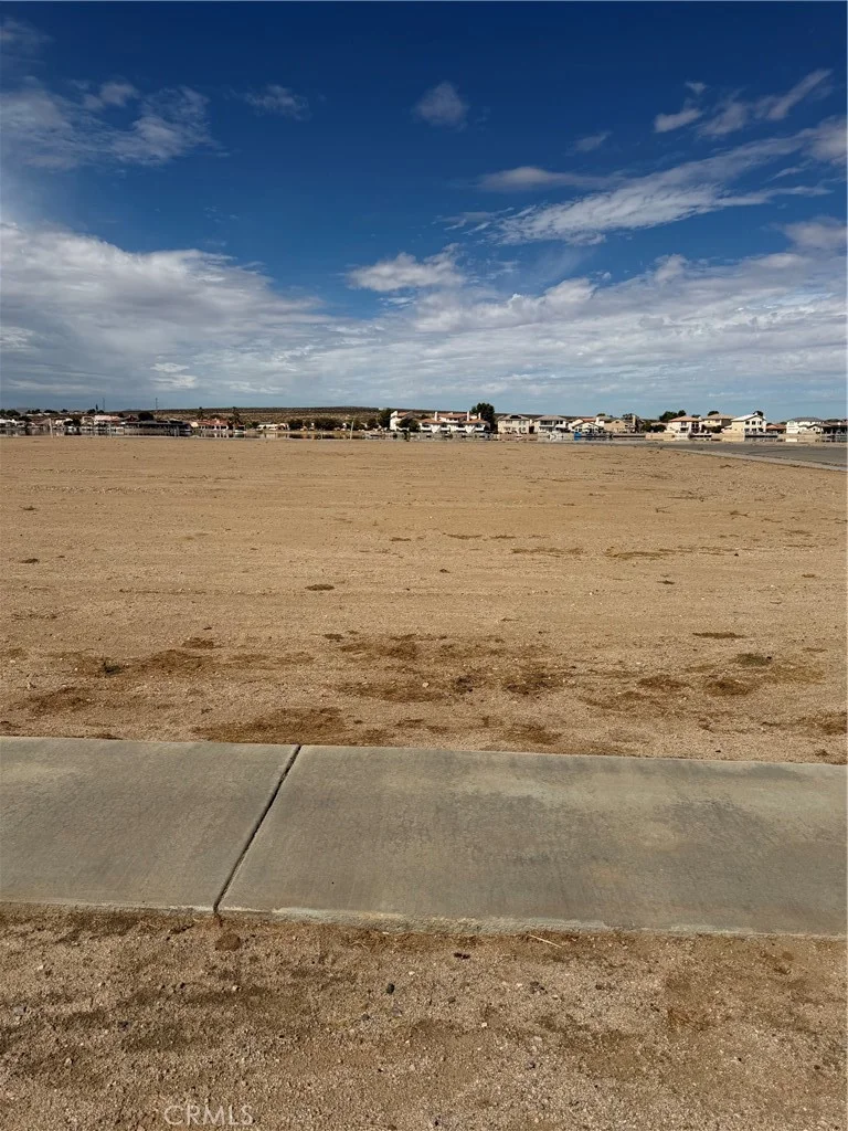 8 Autumn, Helendale, CA 92342 photo 3