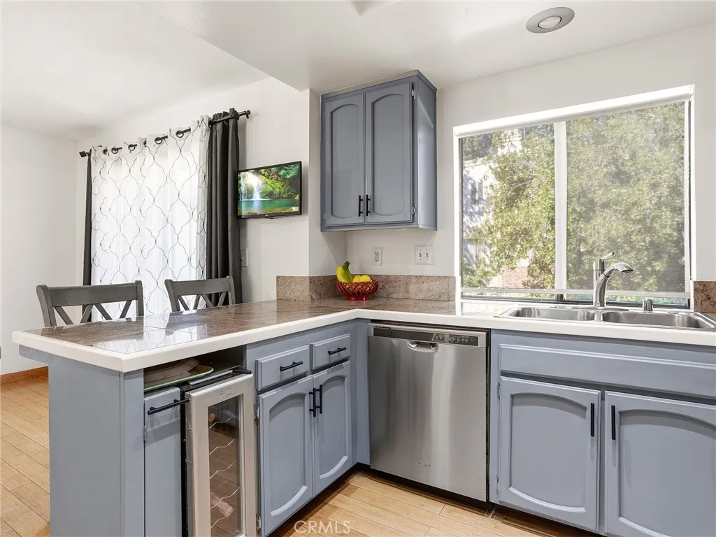 Additional image 10 of 7100 Balboa Boulevard Unit 805, Lake Balboa, CA 91406