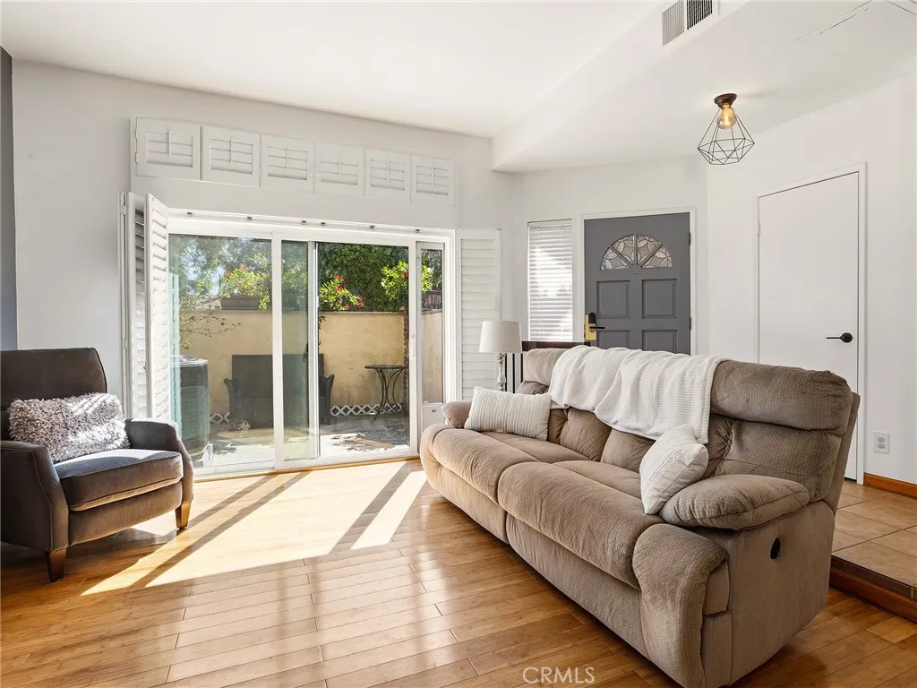 Additional image 72 of 7100 Balboa Boulevard Unit 805, Lake Balboa, CA 91406