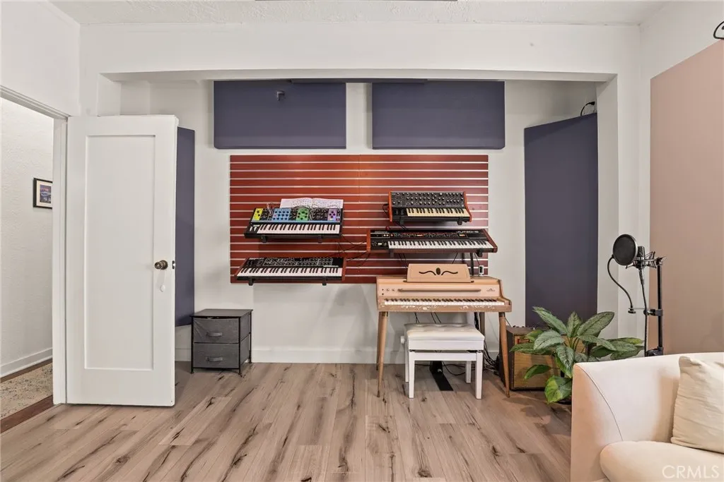 Additional image 23 of 11232 Oxnard Street, North Hollywood, CA 91606